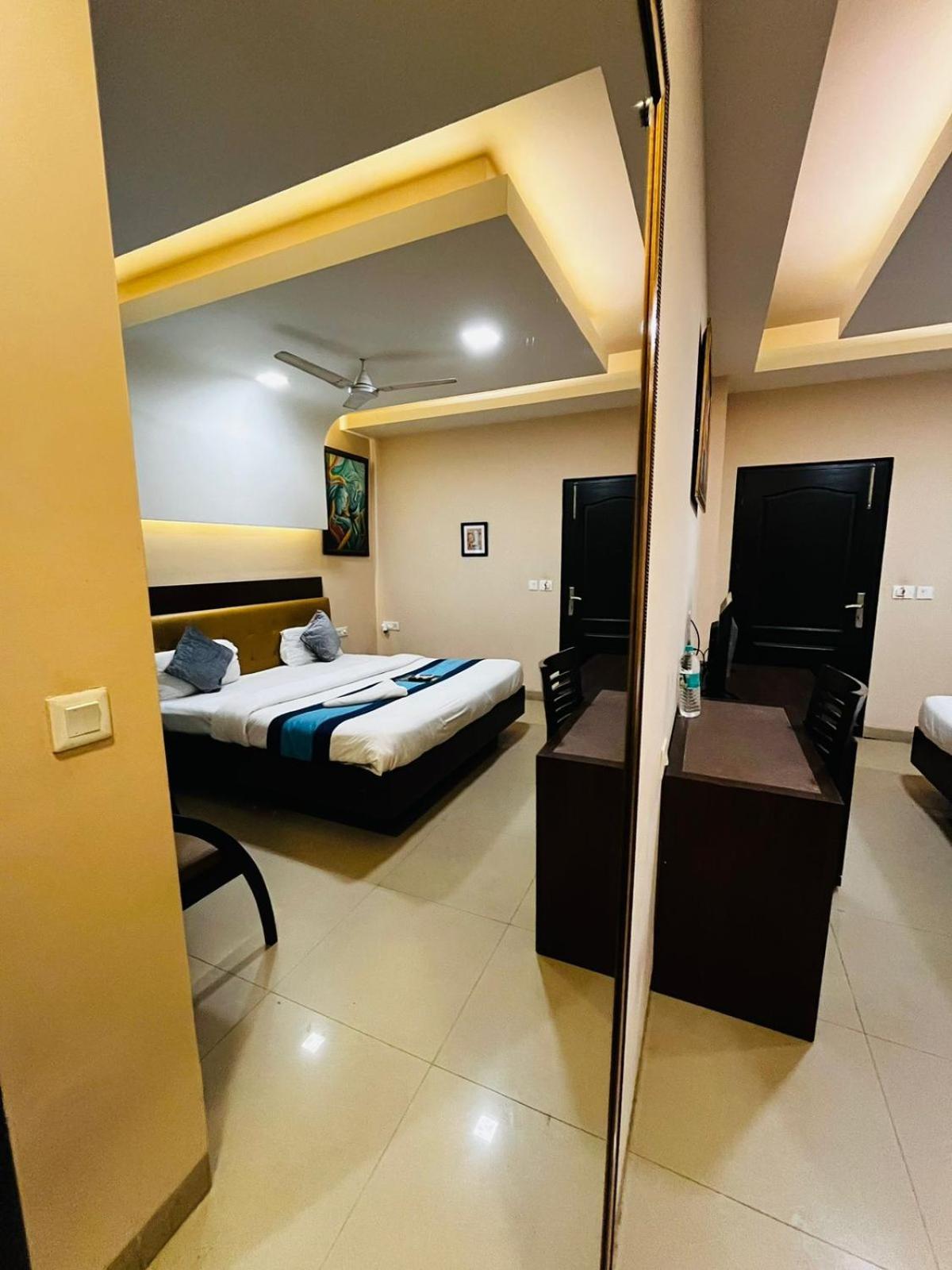 Hotel Mvr Stay By Admire Inn Noida Buitenkant foto